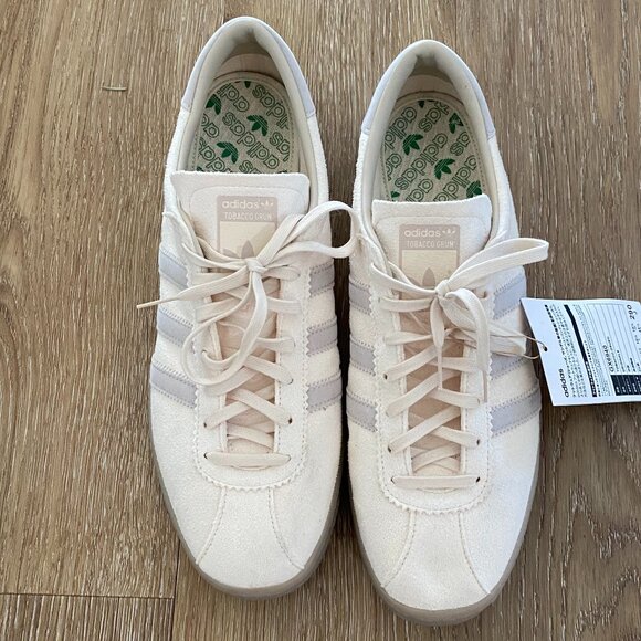 Athletic_Shoes